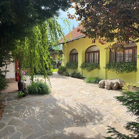 下维斯特尼采 普力马斯旅馆酒店 外观 照片
